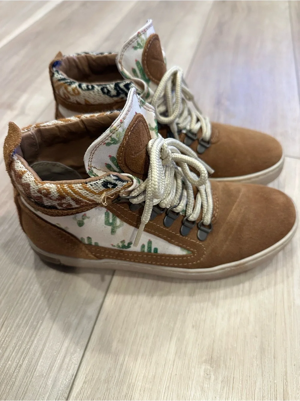 inkkas Brown Leather High-Top Sneaker with Cream & Black Woven Detail size 6W